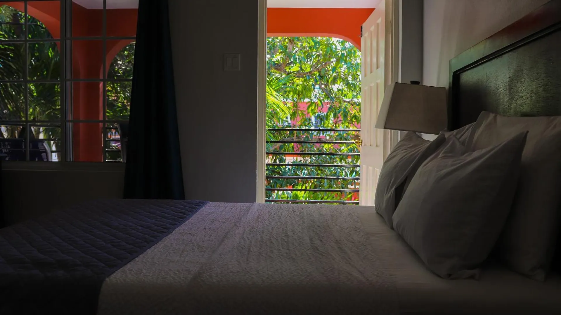 Paradise On The Rocks Hotel Negril 3*,